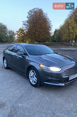 Седан Ford Fusion 2015 в 