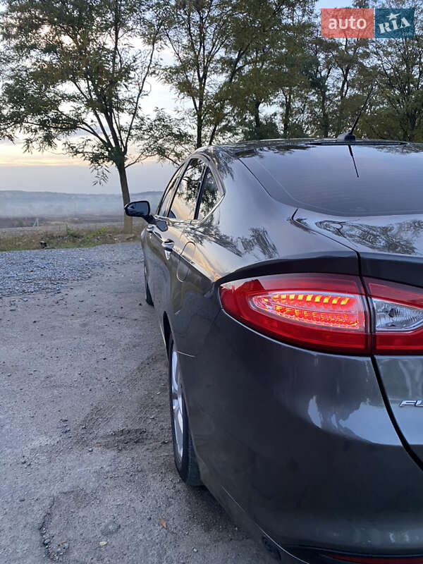 Седан Ford Fusion 2015 в Виннице
