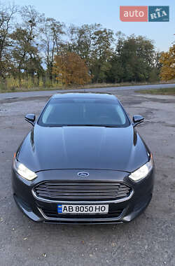Седан Ford Fusion 2015 в 