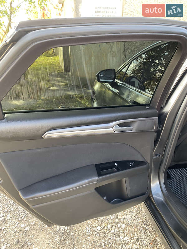 Седан Ford Fusion 2015 в Виннице