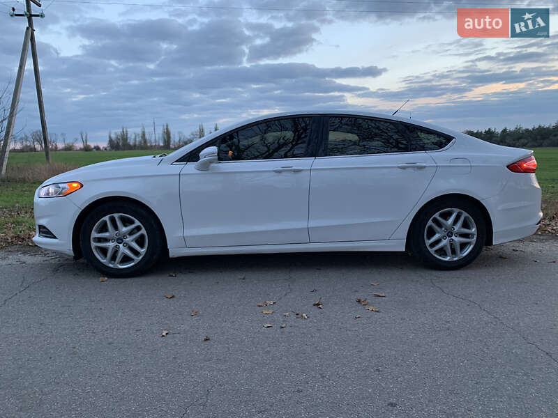 Седан Ford Fusion 2015 в Кропивницькому