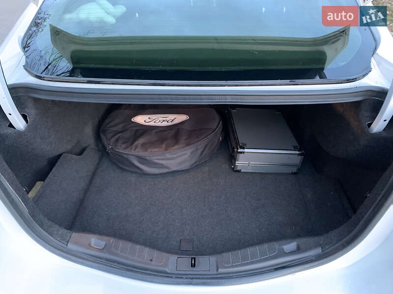 Седан Ford Fusion 2015 в Кропивницькому