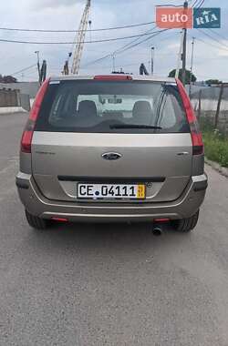 Хэтчбек Ford Fusion 2004 в Ровно