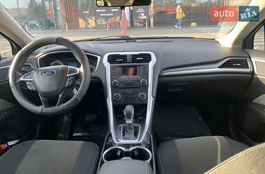 Седан Ford Fusion 2016 в 