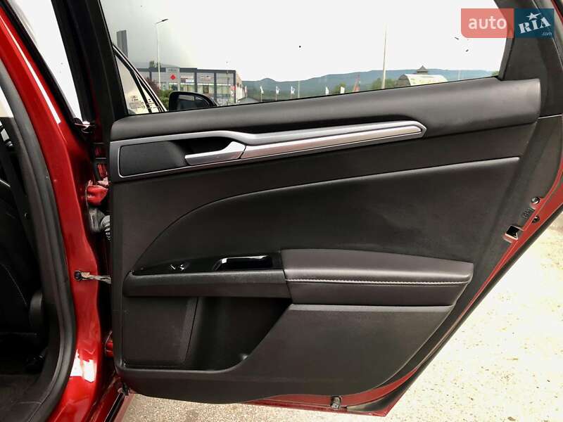 Седан Ford Fusion 2014 в Тячеве