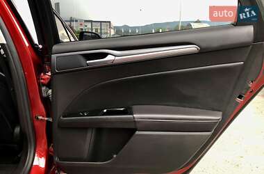 Седан Ford Fusion 2014 в 