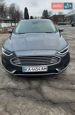 Седан Ford Fusion 2019 в 