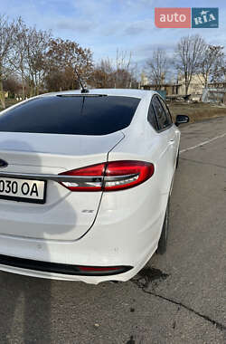 Седан Ford Fusion 2017 в 