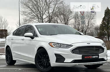 Седан Ford Fusion 2019 в 
