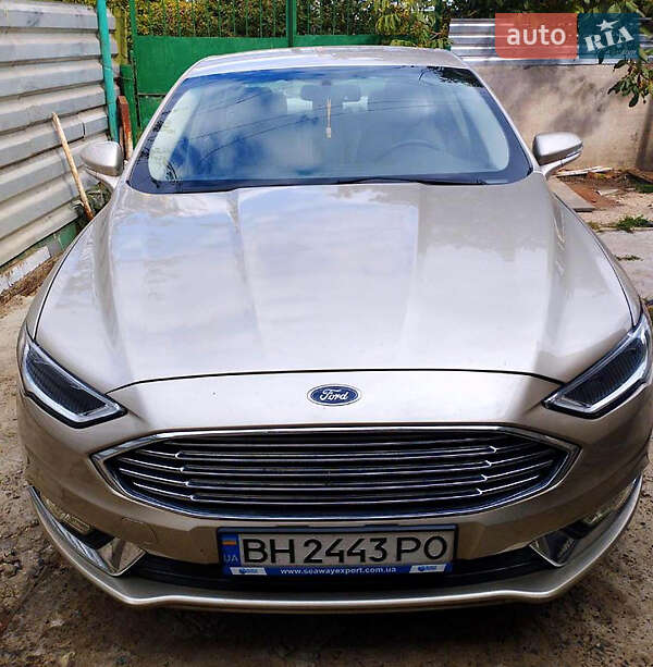 Седан Ford Fusion 2017 в 