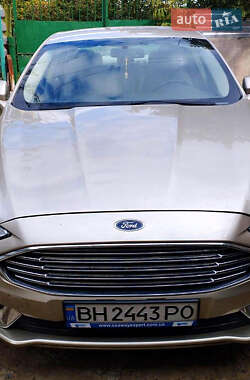 Седан Ford Fusion 2017 в 