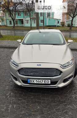 Седан Ford Fusion 2015 в 