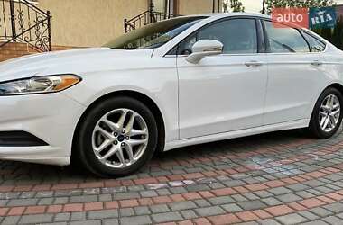 Седан Ford Fusion 2016 в 