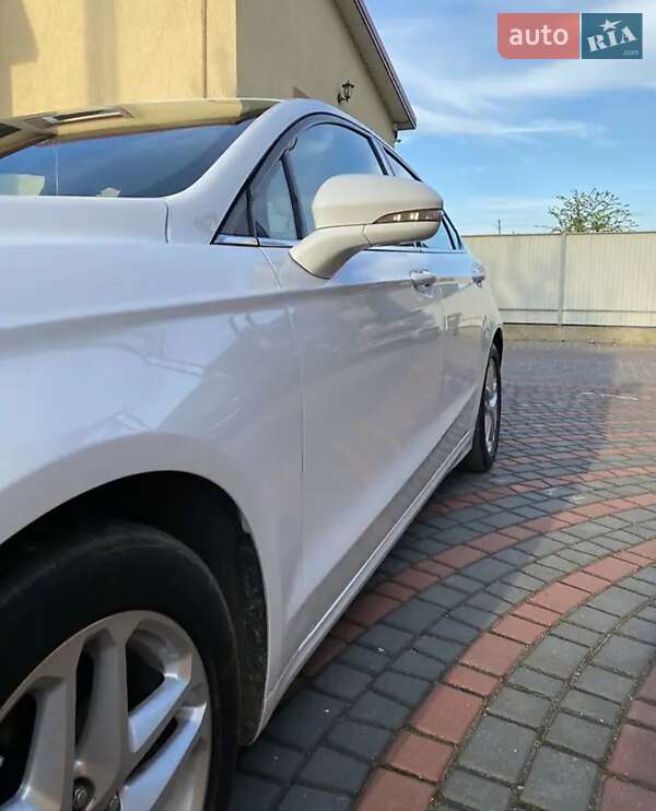 Седан Ford Fusion 2016 в Тальном фото 22 Седан Ford Fusion 2016 в Тальном