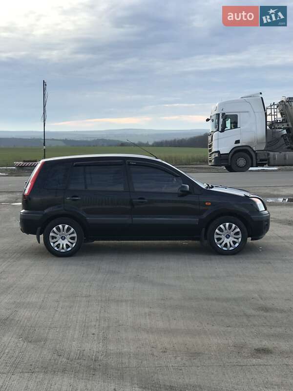 Хэтчбек Ford Fusion 2007 в Тульчине