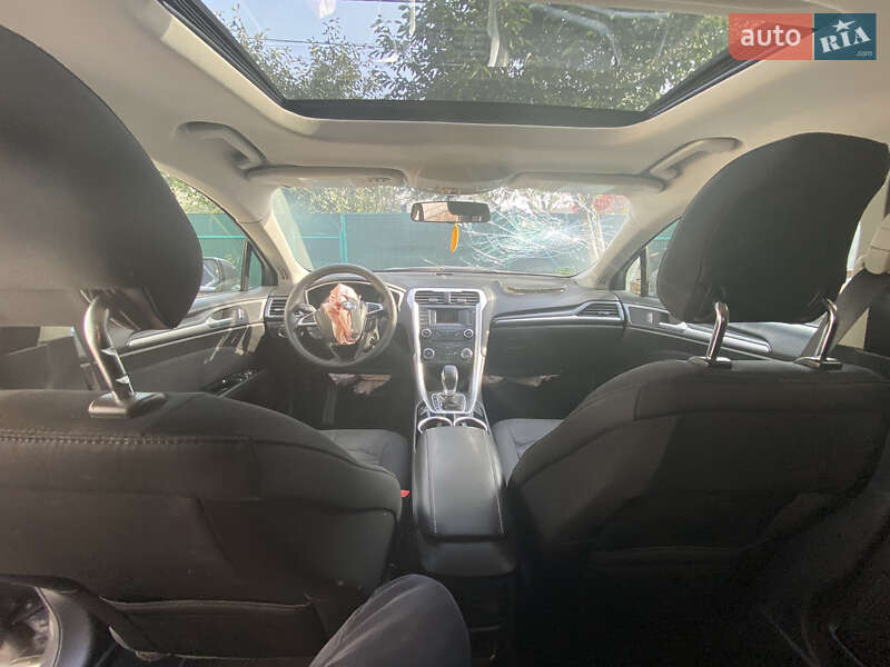 Седан Ford Fusion 2013 в Смілі