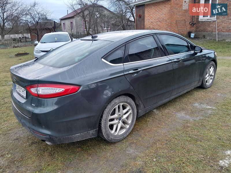 Седан Ford Fusion 2014 в 