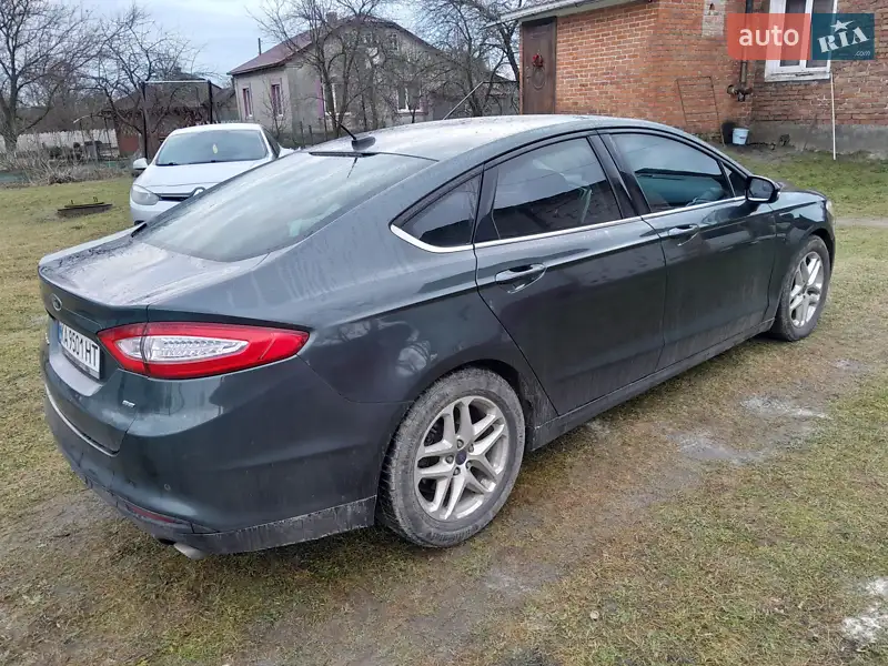 Седан Ford Fusion 2014 в 