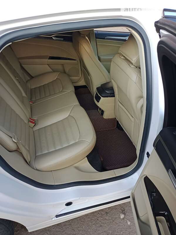 Седан Ford Fusion 2015 в Одесі