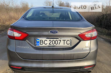 Седан Ford Fusion 2013 в 