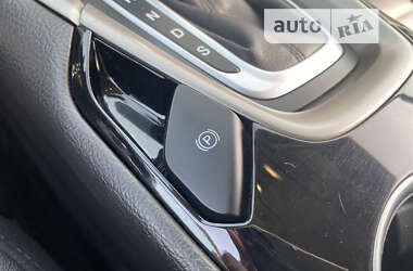 Седан Ford Fusion 2013 в 