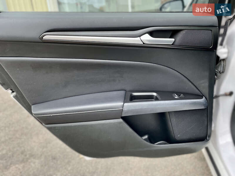 Седан Ford Fusion 2016 в Одесі
