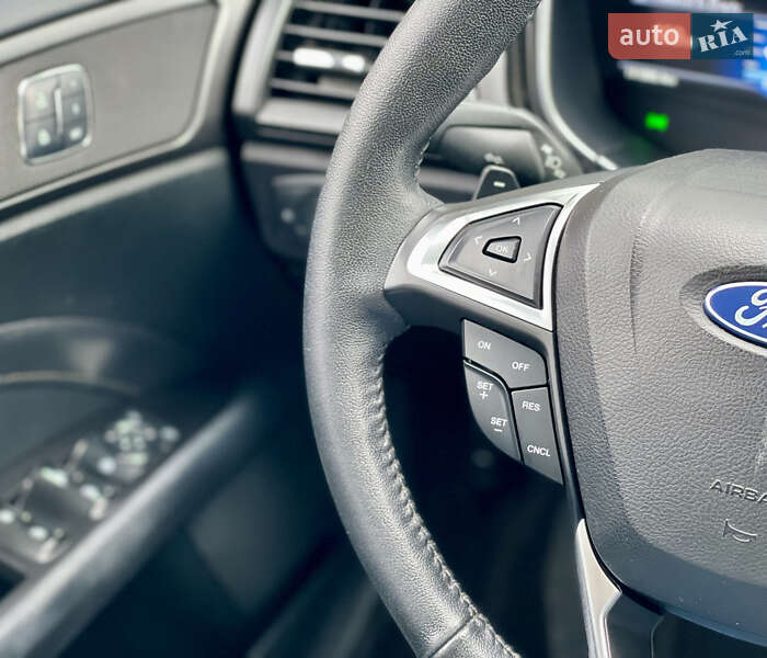 Седан Ford Fusion 2016 в Одесі