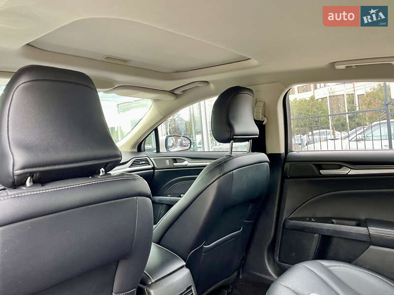 Седан Ford Fusion 2016 в Одесі