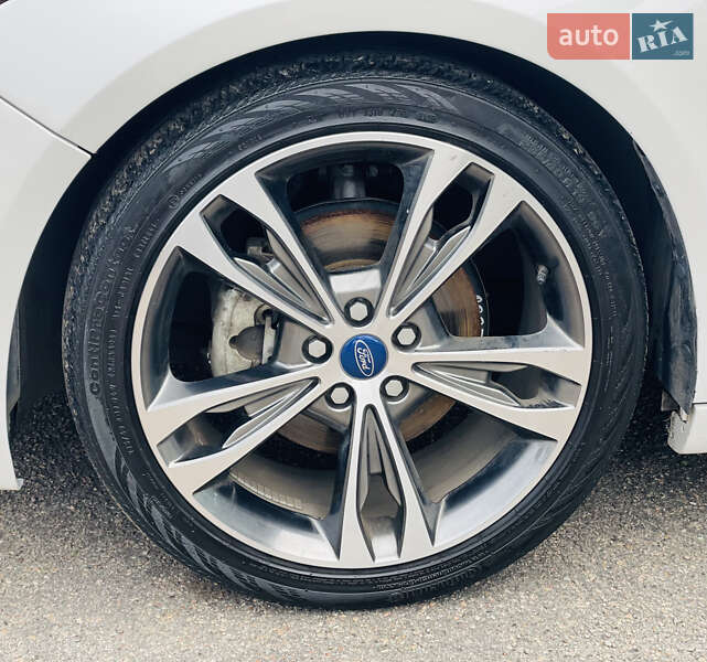 Седан Ford Fusion 2016 в Одесі