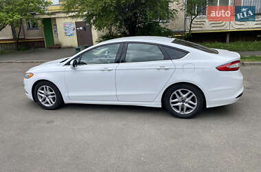 Седан Ford Fusion 2016 в 