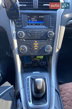 Седан Ford Fusion 2014 в 