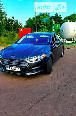 Седан Ford Fusion 2015 в Львові