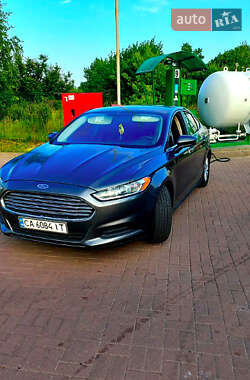 Седан Ford Fusion 2015 в Львове