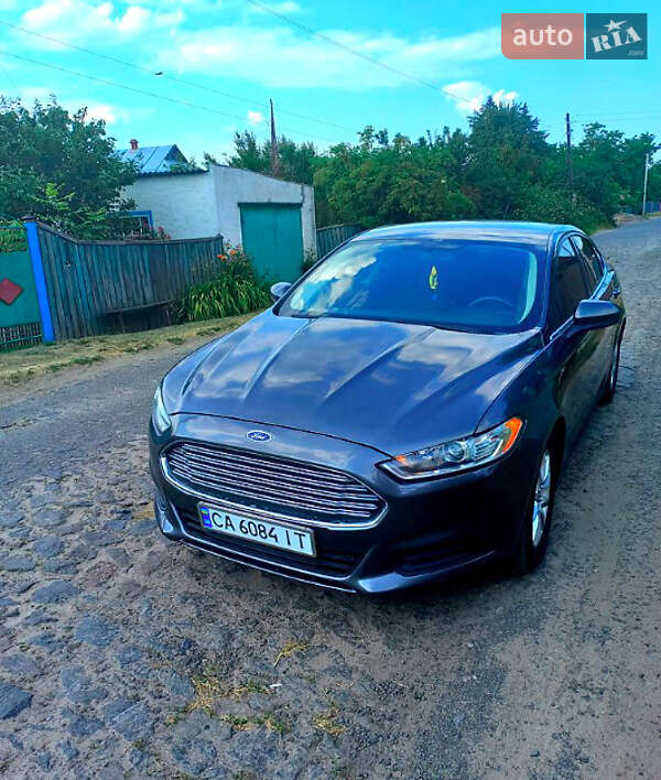 Седан Ford Fusion 2015 в Львові
