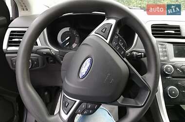 Седан Ford Fusion 2013 в Александрие