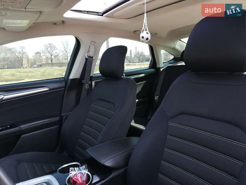 Седан Ford Fusion 2013 в Александрие