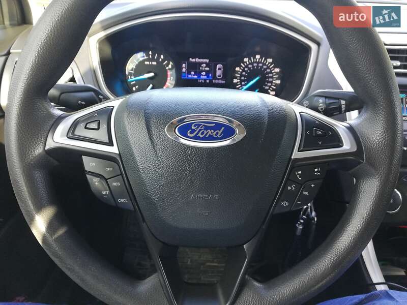 Седан Ford Fusion 2013 в Александрие