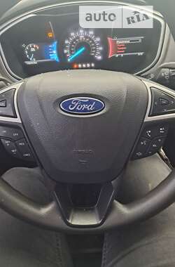 Седан Ford Fusion 2015 в Лубнах