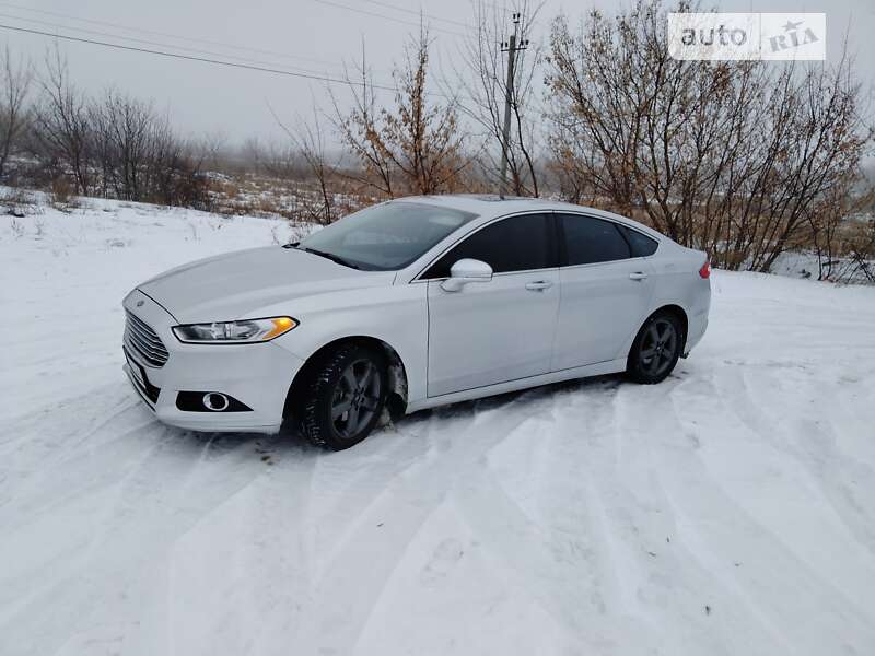 Седан Ford Fusion 2014 в Благовещенском