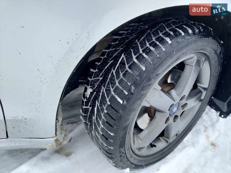 Седан Ford Fusion 2014 в Благовіщенську