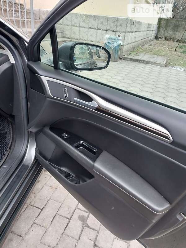 Седан Ford Fusion 2015 в Павлограде