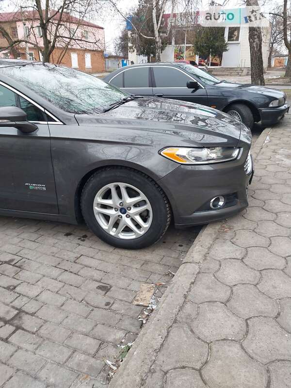 Седан Ford Fusion 2015 в Павлограде