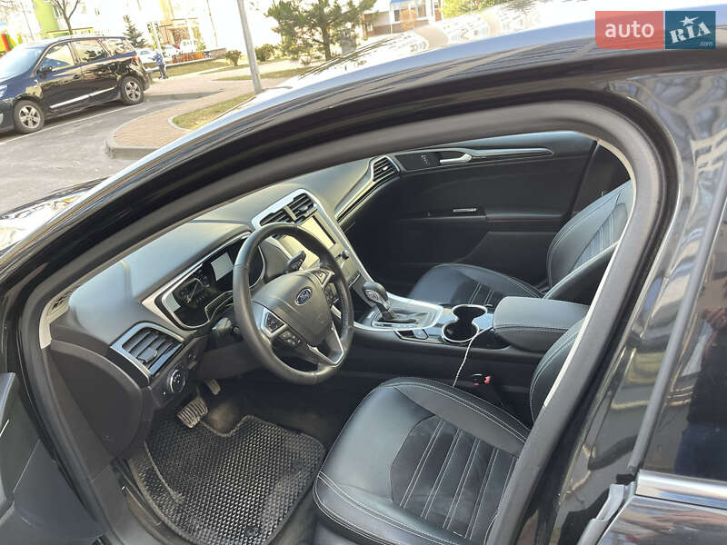 Седан Ford Fusion 2014 в Вишневому