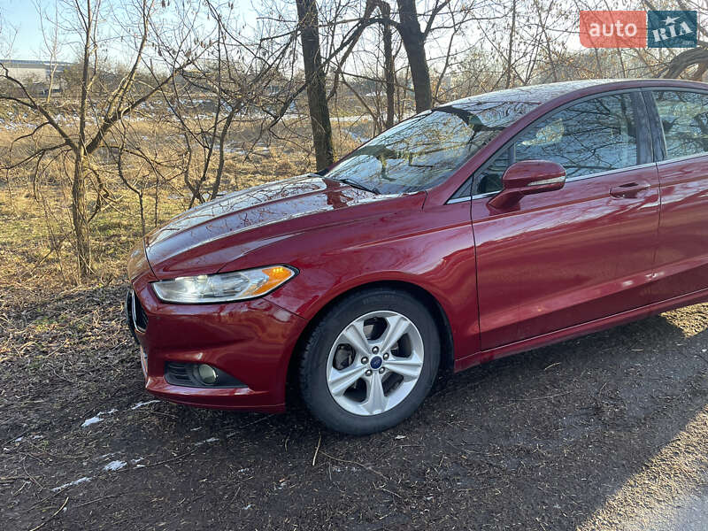 Седан Ford Fusion 2013 в Рівному