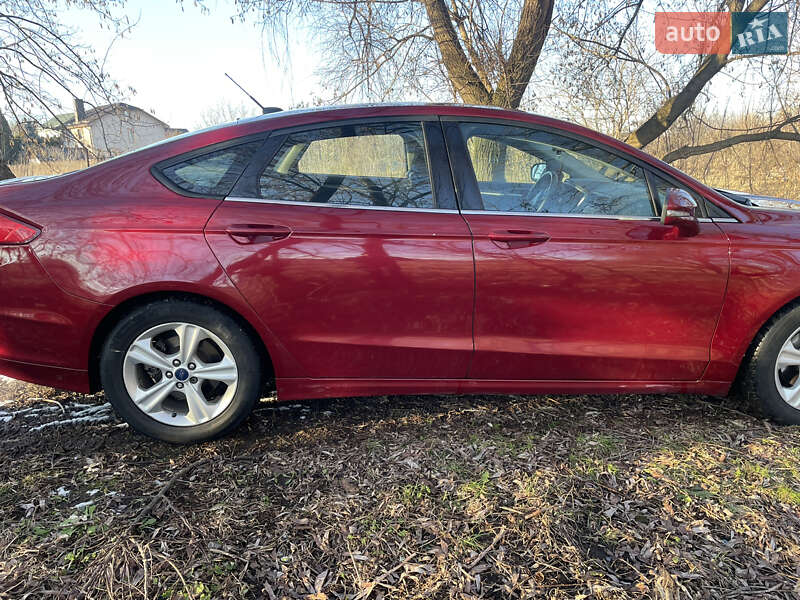 Седан Ford Fusion 2013 в Рівному
