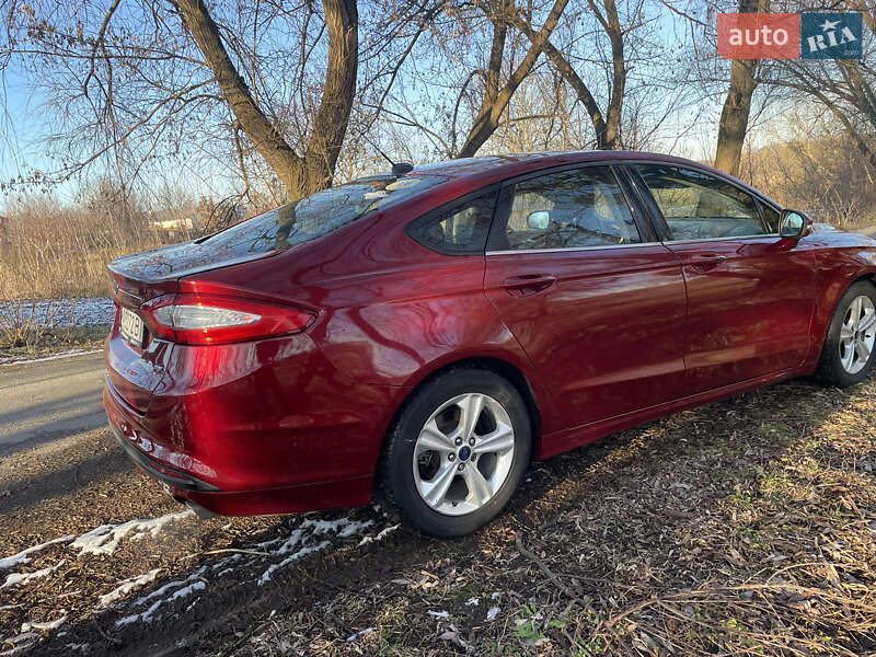 Седан Ford Fusion 2013 в Рівному