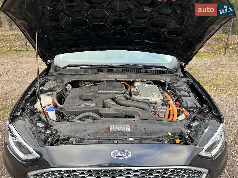 Седан Ford Fusion 2019 в Одесі