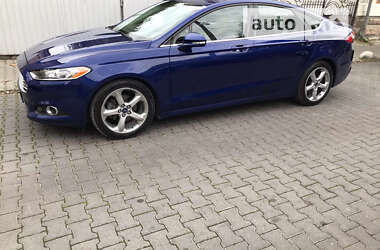 Седан Ford Fusion 2015 в 
