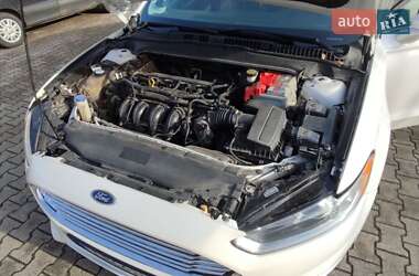 Седан Ford Fusion 2012 в 