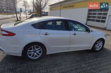 Седан Ford Fusion 2012 в 